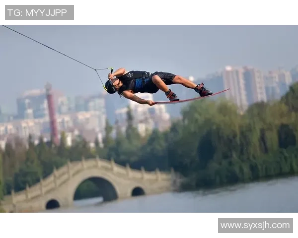 成都极限运动队中路突破打法的专业解析与战术应用探讨